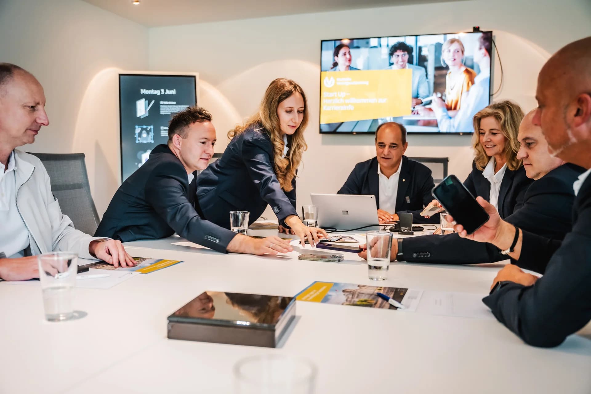 Netzwerk aus Finanzberater, Steuerberater und Anwalt bei Moneyguide — koordinierte Beratung aus einer Hand